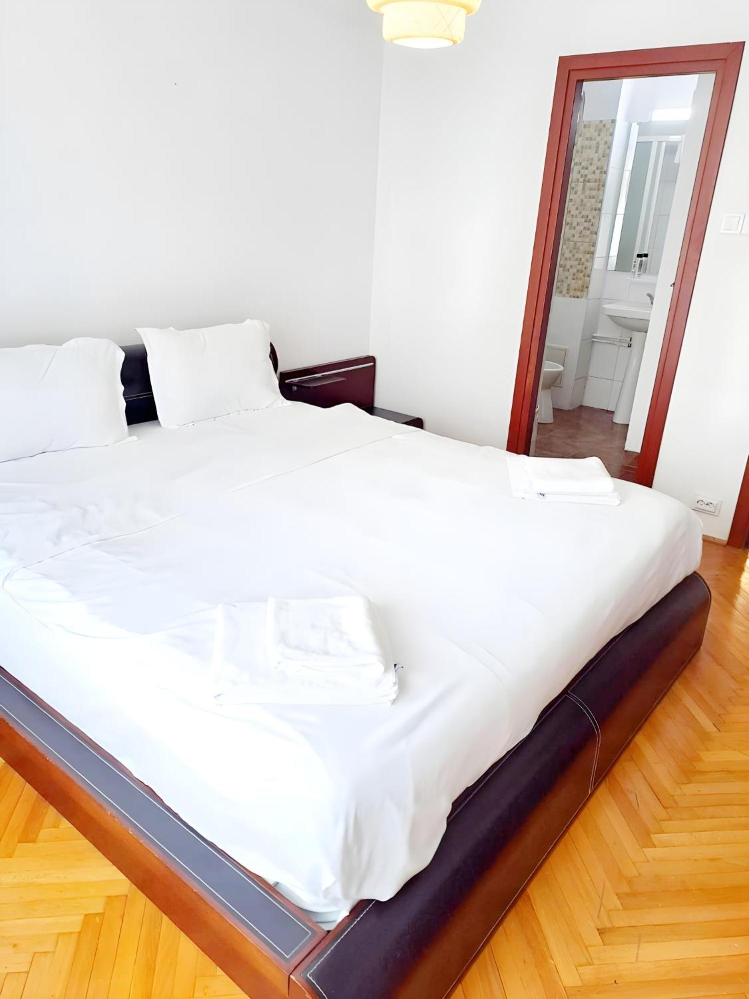 Tranquil Unirii Residence - Elegant & Spacious Living With Parking Steps From Parliament Bükreş Dış mekan fotoğraf